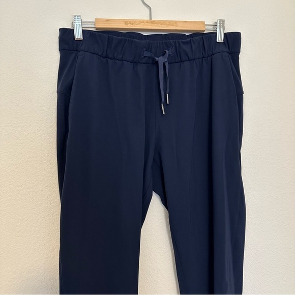 Lululemon On The Fly Crop Pants 23" Inseam True Navy Size 8 Women’s Side Pockets - Picture 3 of 8
